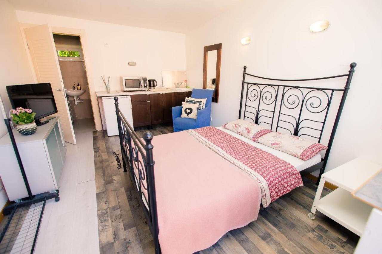 Old Town Apartments Αλίτους Εξωτερικό φωτογραφία